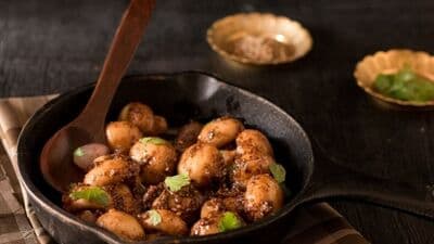Mushroom Pepper Fry : காரசாரமான மஸ்ரூம் பெப்பர் ஃப்ரை! குளிருக்கு இதமானது! 