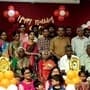 <p>50 பேரக்குழந்தைகளுடன் 90ஆவது பிறந்தநாளை கொண்டாடிய மூதாட்டி</p>