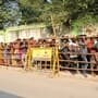சென்னை சேப்பாக்கம் மைதானத்தில் ஐபிஎல் போட்டிக்கான டிக்கெட் வாங்க விடிய விடிய காத்திருக்கும் ரசிகர்கள்