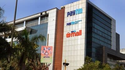 Paytm இன் தாய் நிறுவனம் நொய்டாவை தளமாகக் கொண்ட One97 கம்யூனிகேஷன்ஸ் ஆகும்.